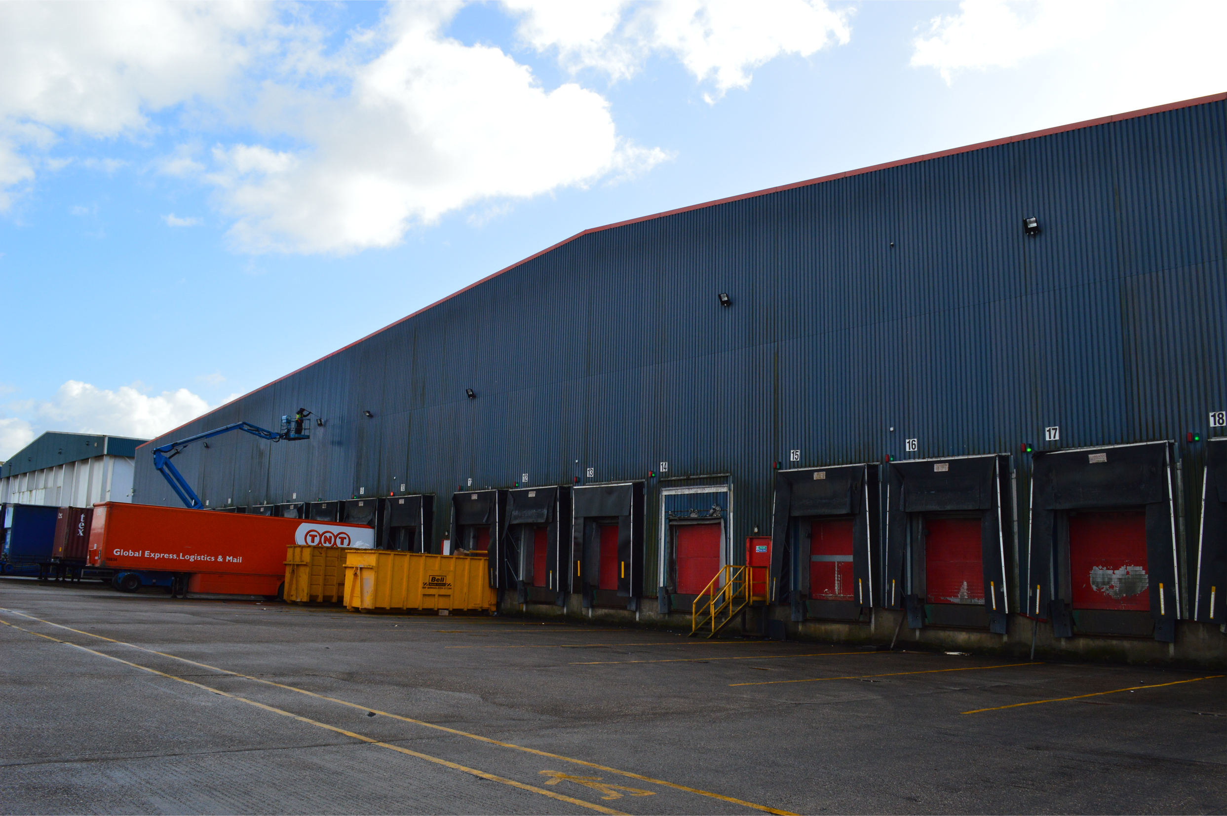 Jet washing cladding